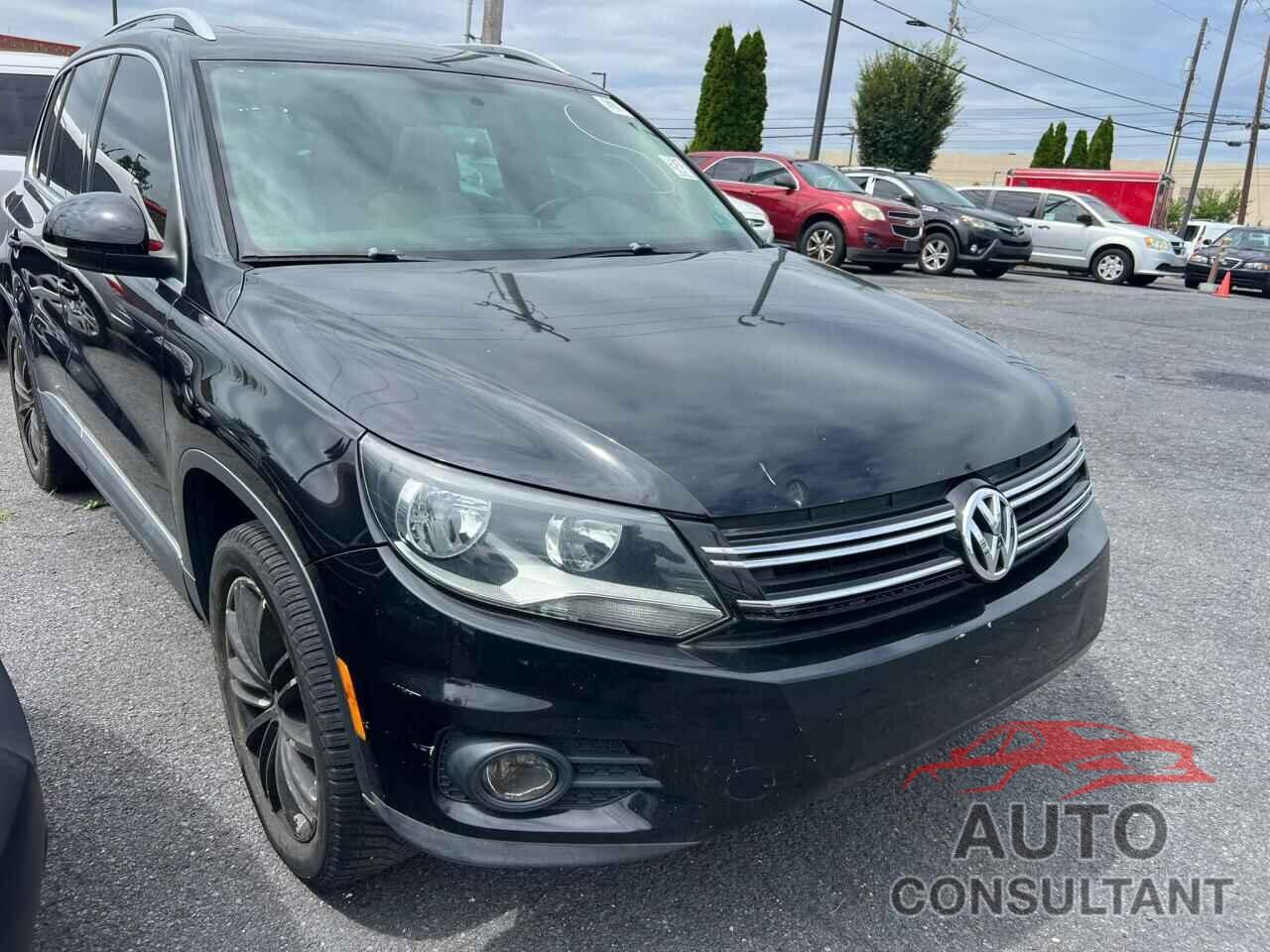 VOLKSWAGEN TIGUAN 2015 - WVGBV7AX9FW563936