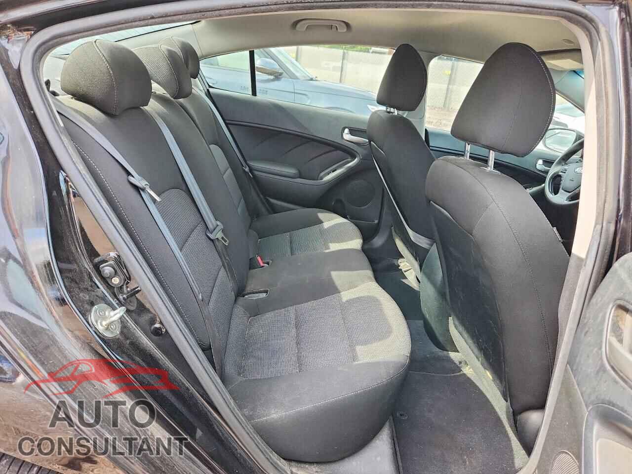 KIA FORTE 2018 - 3KPFK4A73JE271876