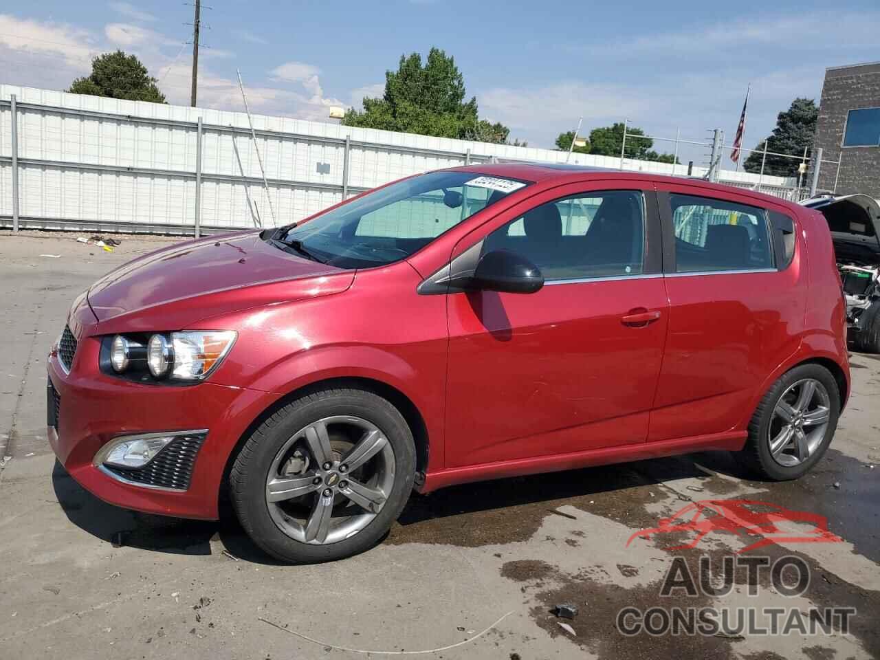 CHEVROLET SONIC 2015 - 1G1JH6SB0F4167290
