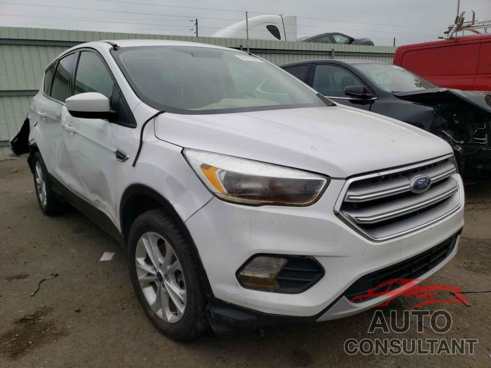 FORD ESCAPE 2017 - 1FMCU9GD5HUD56149