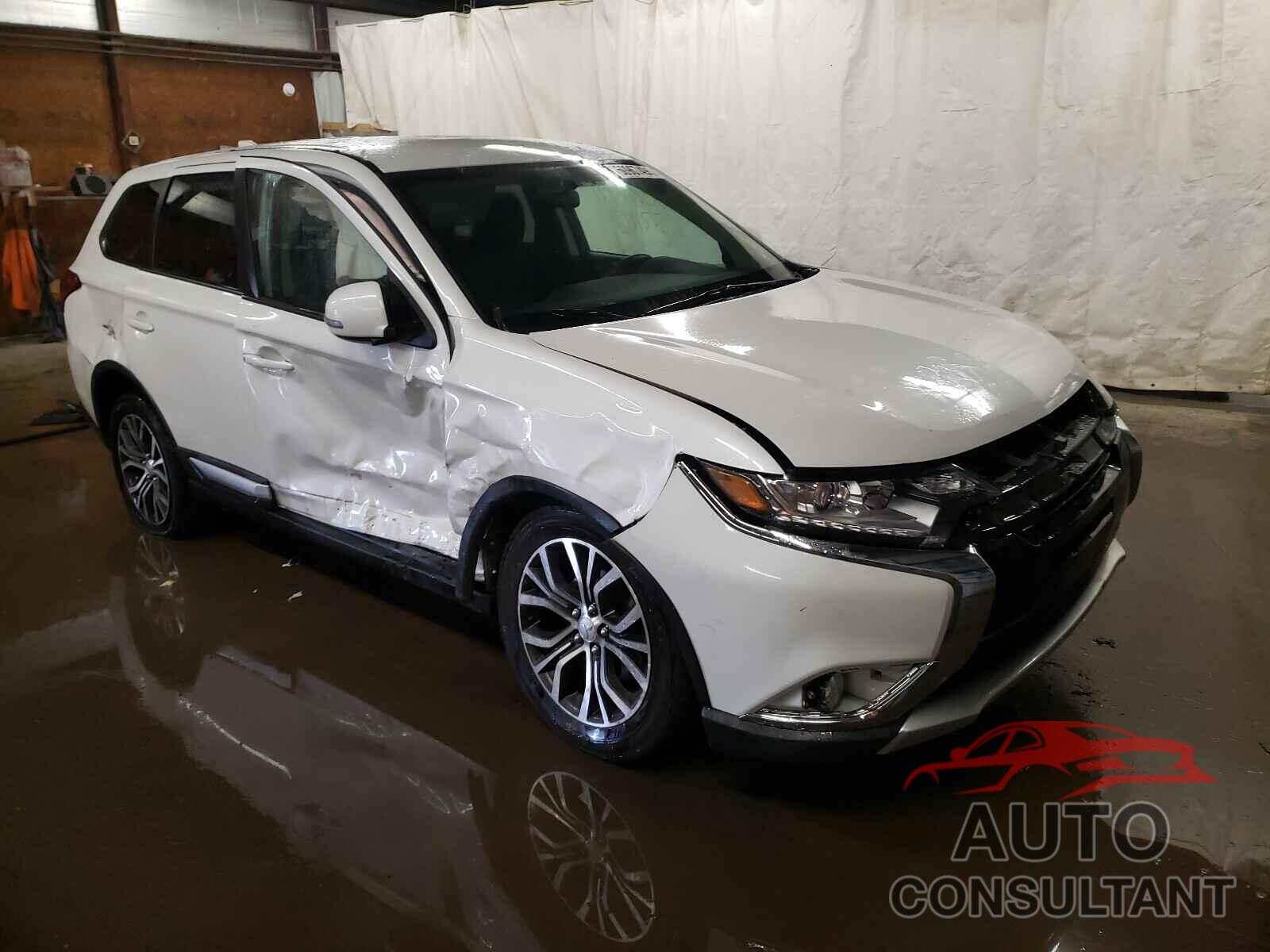 MITSUBISHI OUTLANDER 2018 - JA4AZ3A32JZ039667