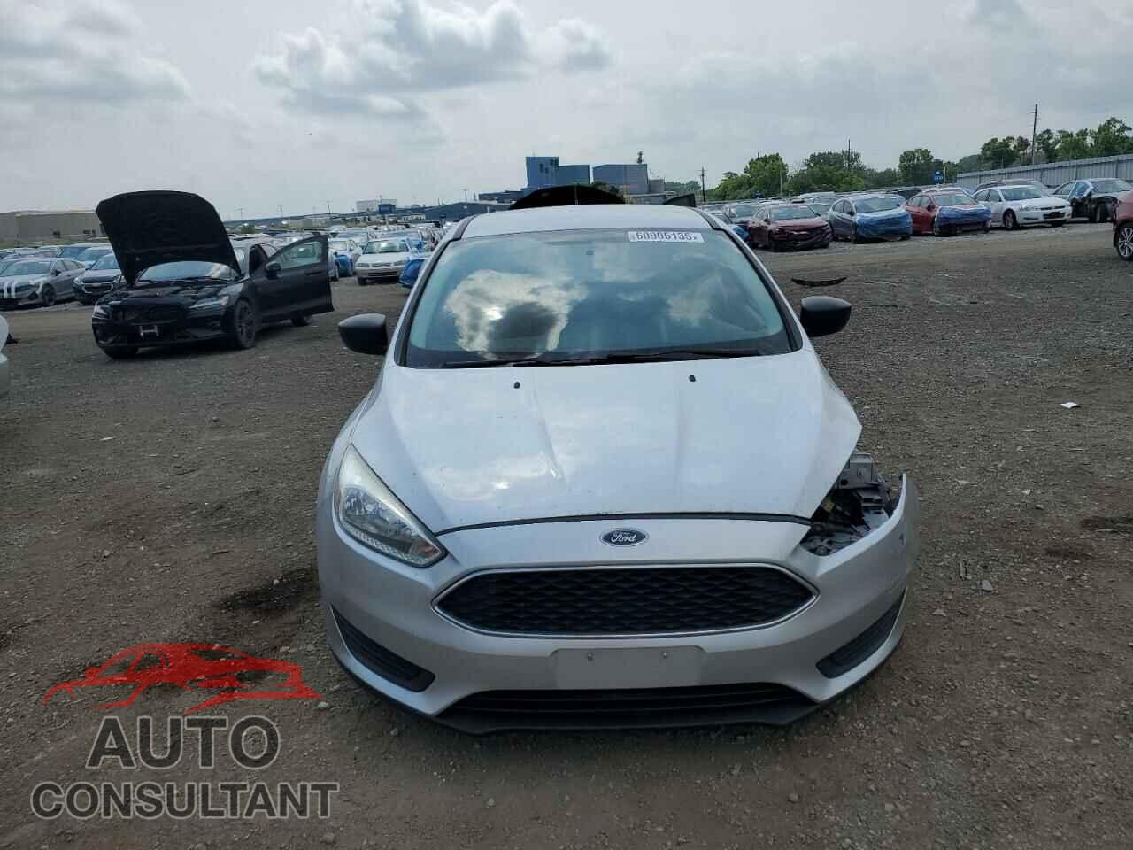 FORD FOCUS 2015 - 1FADP3E20FL308355