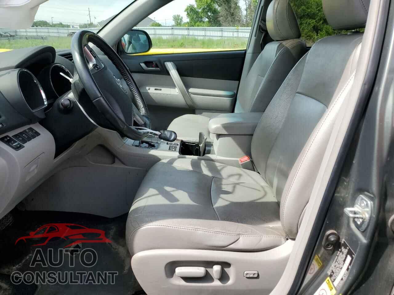 TOYOTA HIGHLANDER 2012 - 5TDBK3EH5CS143014