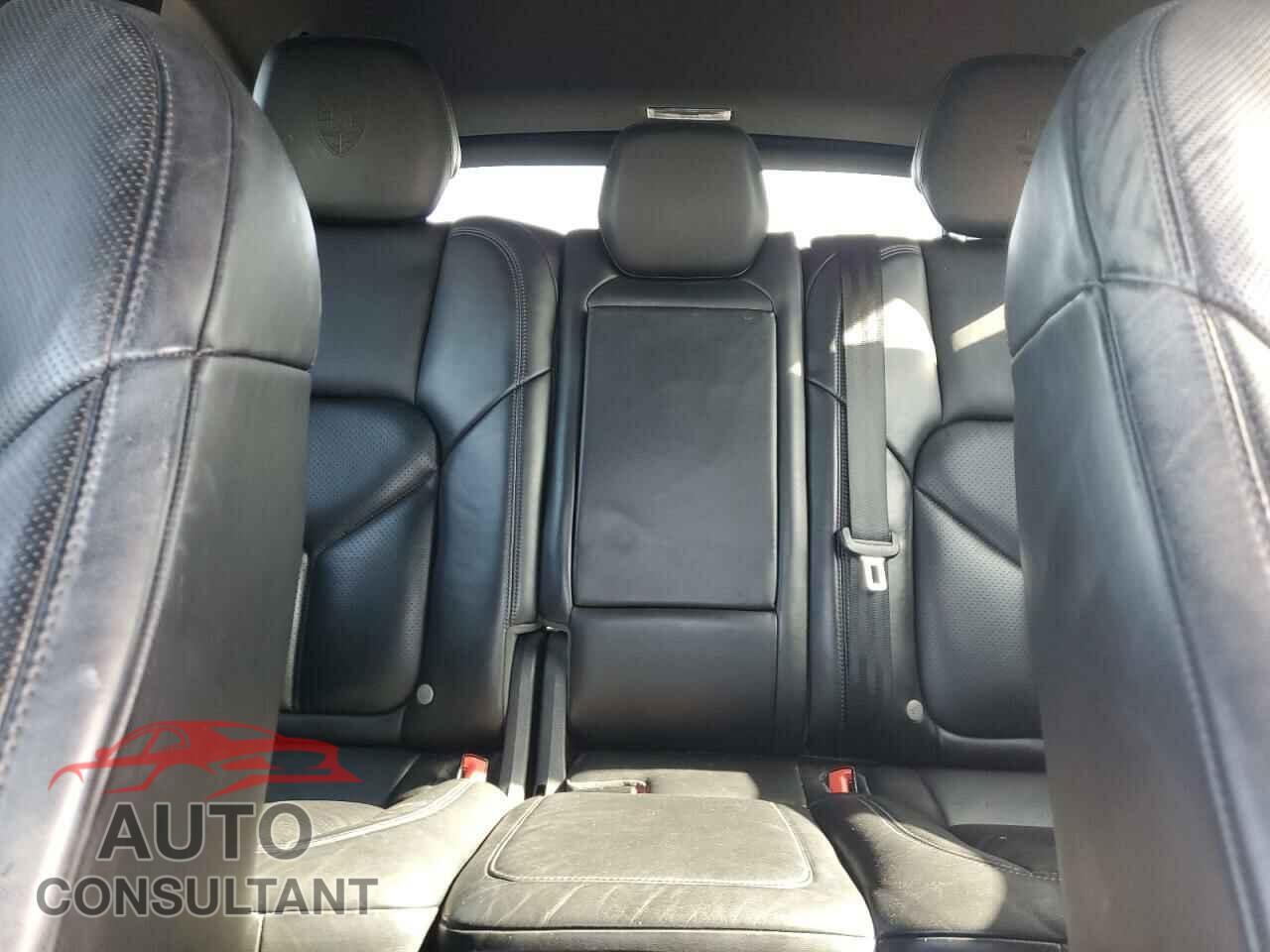 PORSCHE CAYENNE 2017 - WP1AA2A20HKA80640