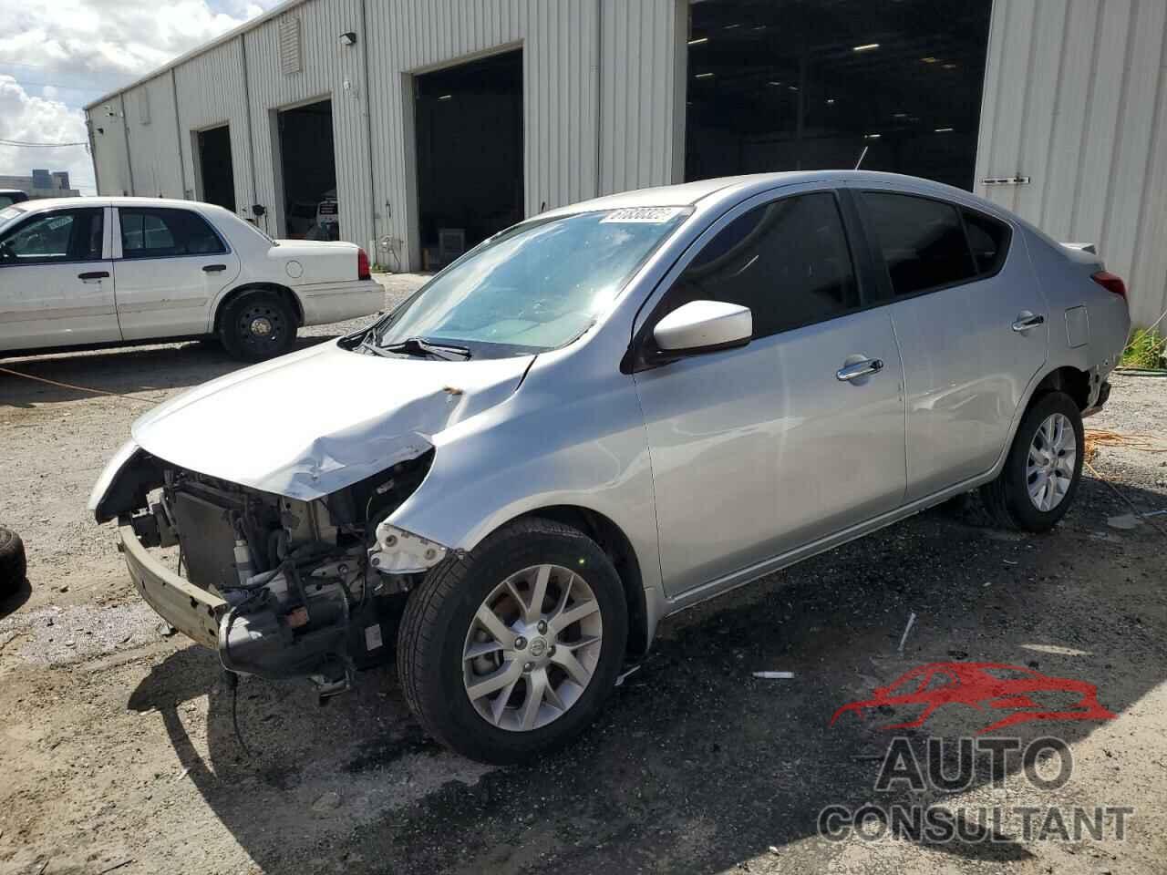 NISSAN VERSA 2018 - 3N1CN7AP5JL815160