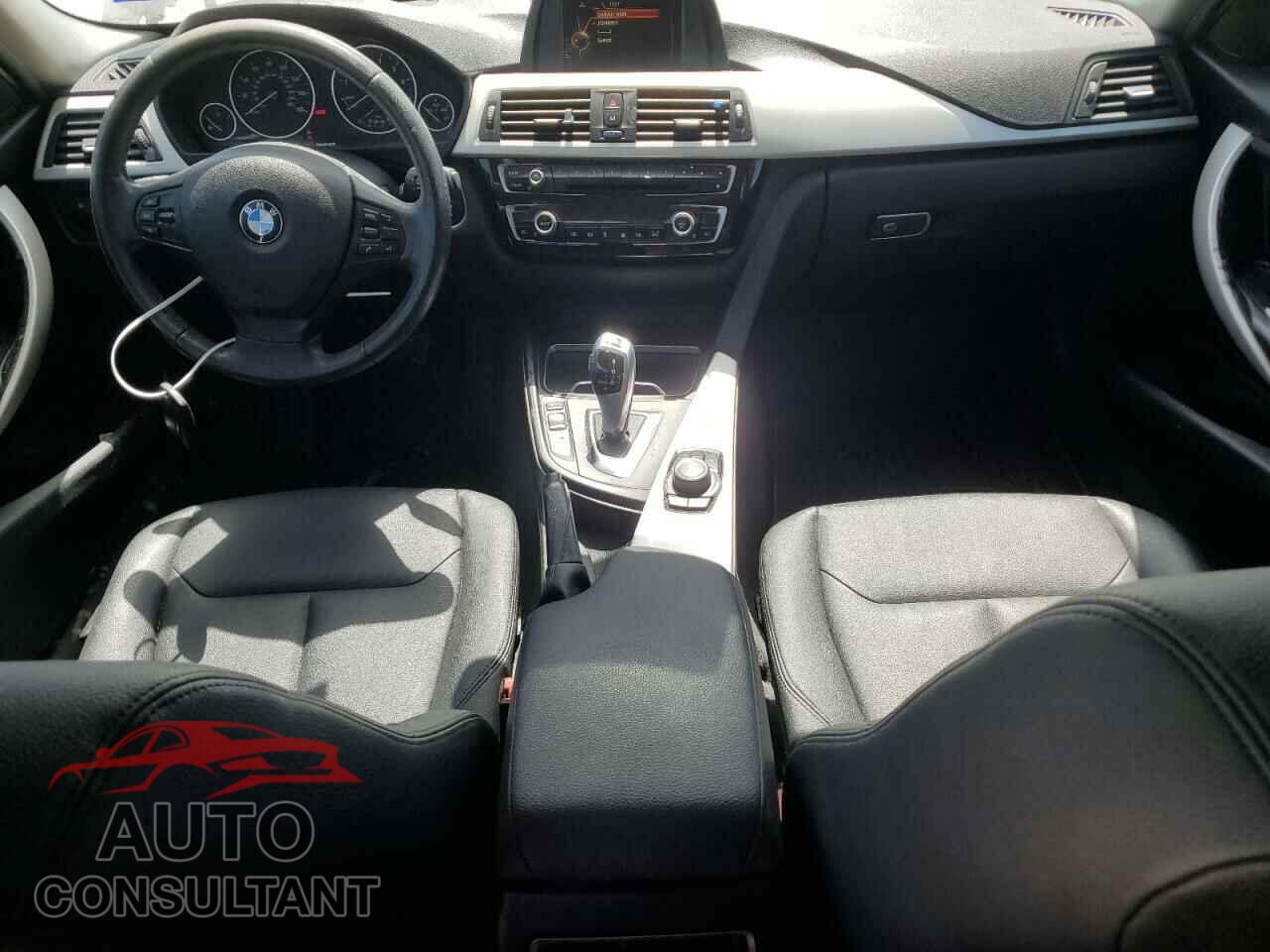BMW 3 SERIES 2016 - WBA8E1G52GNU10627