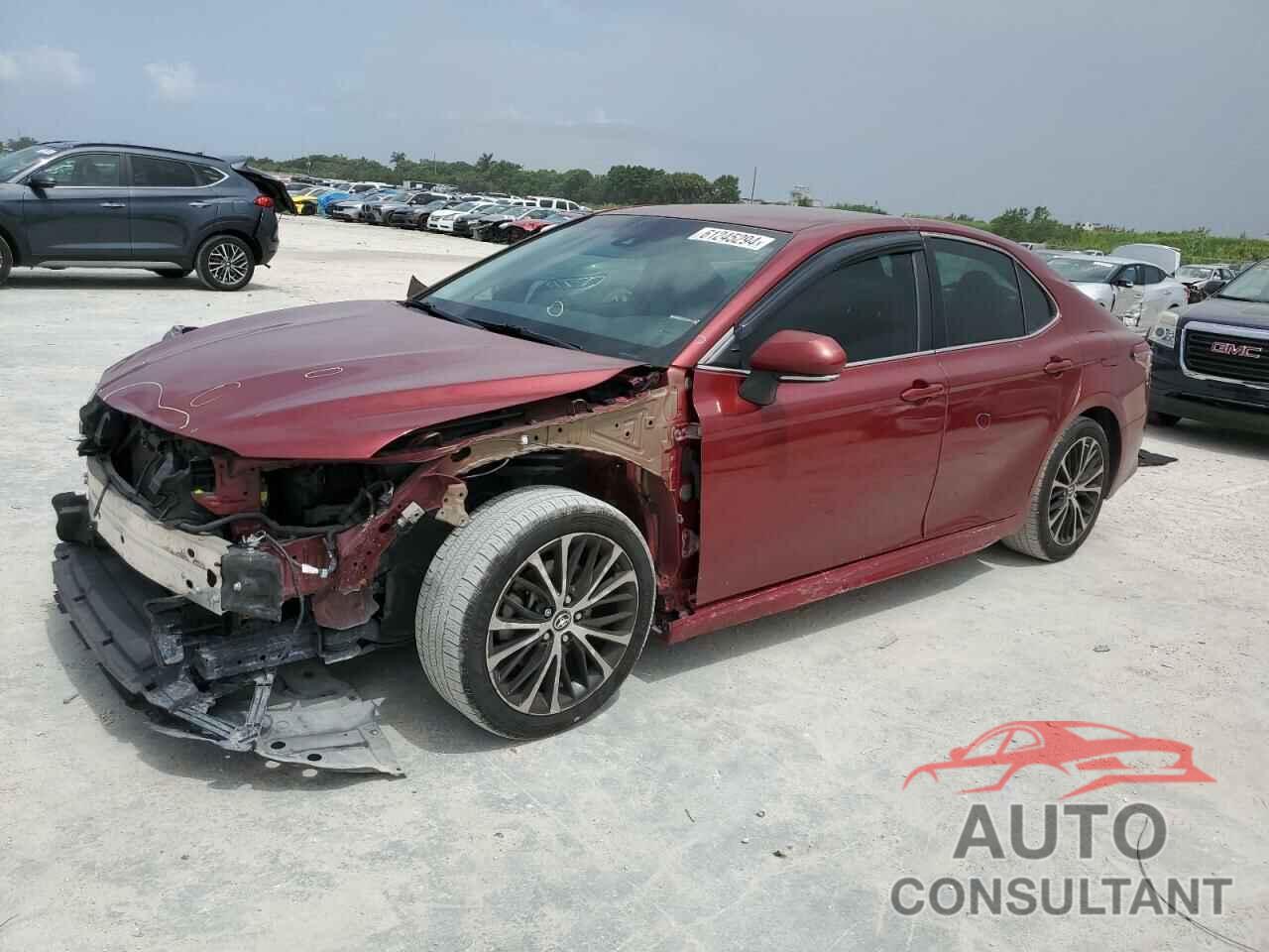 TOYOTA CAMRY 2018 - 4T1B11HK3JU647015