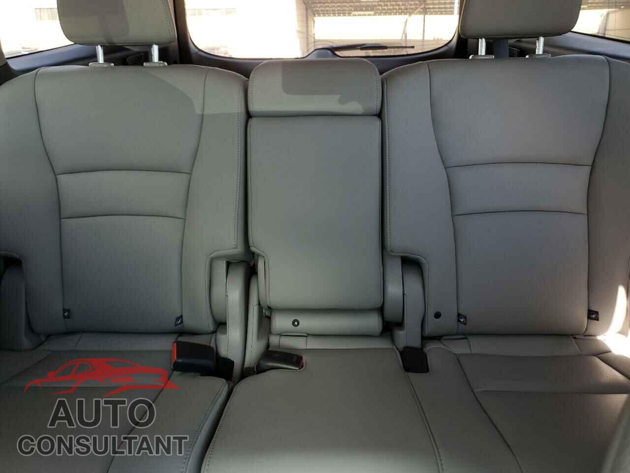 HONDA PILOT 2018 - 5FNYF6H96JB069558