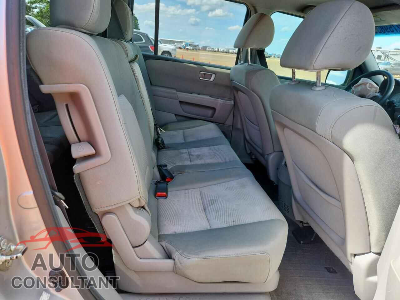 HONDA PILOT 2012 - 5FNYF3H27CB043880