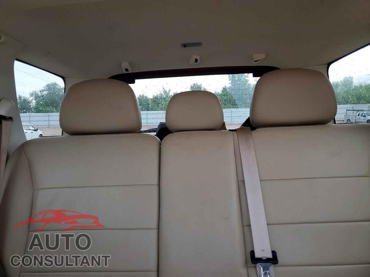 FORD ESCAPE 2010 - 1FMCU0EG7AKC25301