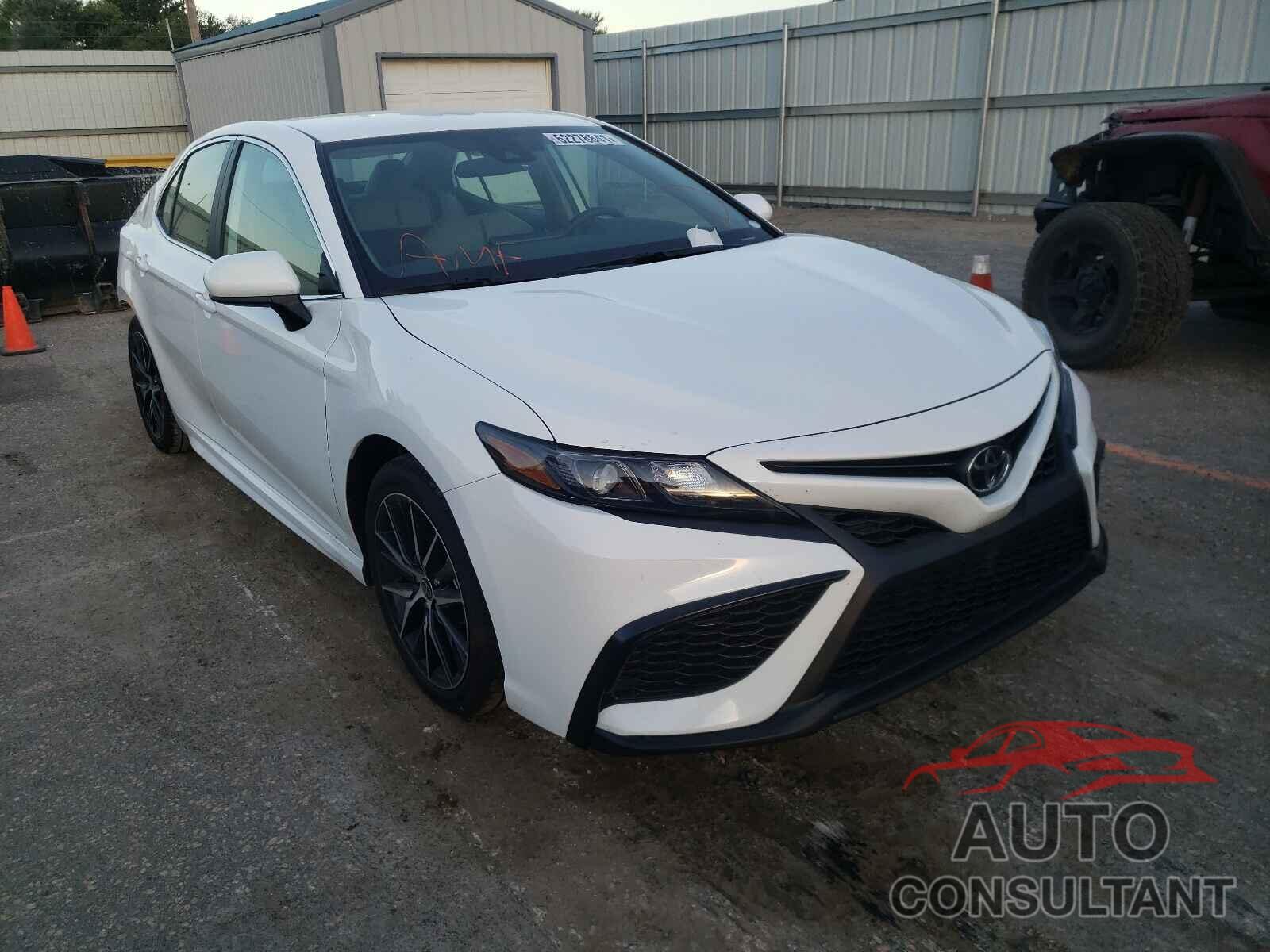 TOYOTA CAMRY 2021 - 4T1G11AK1MU557334