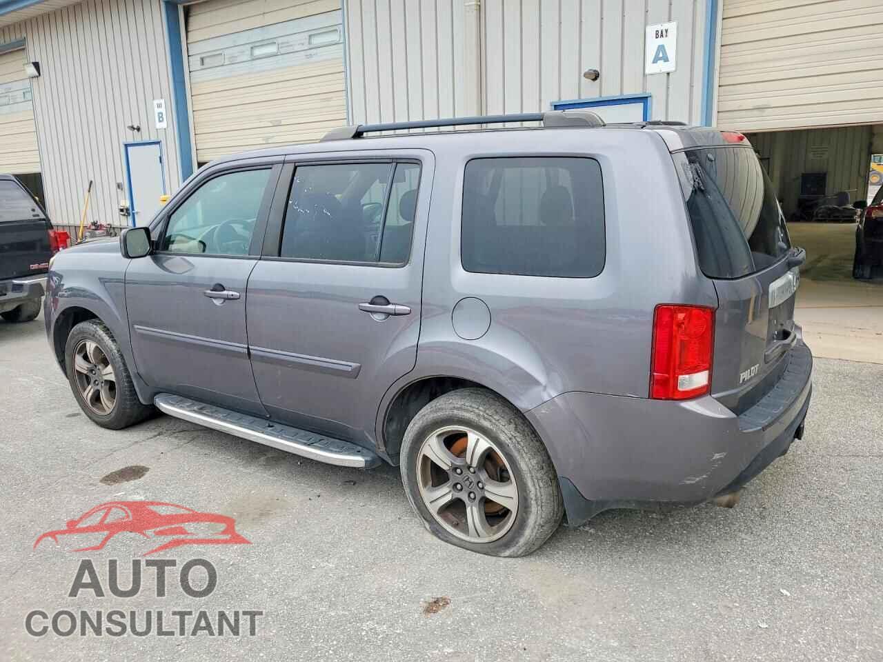 HONDA PILOT 2015 - 5FNYF4H30FB067859