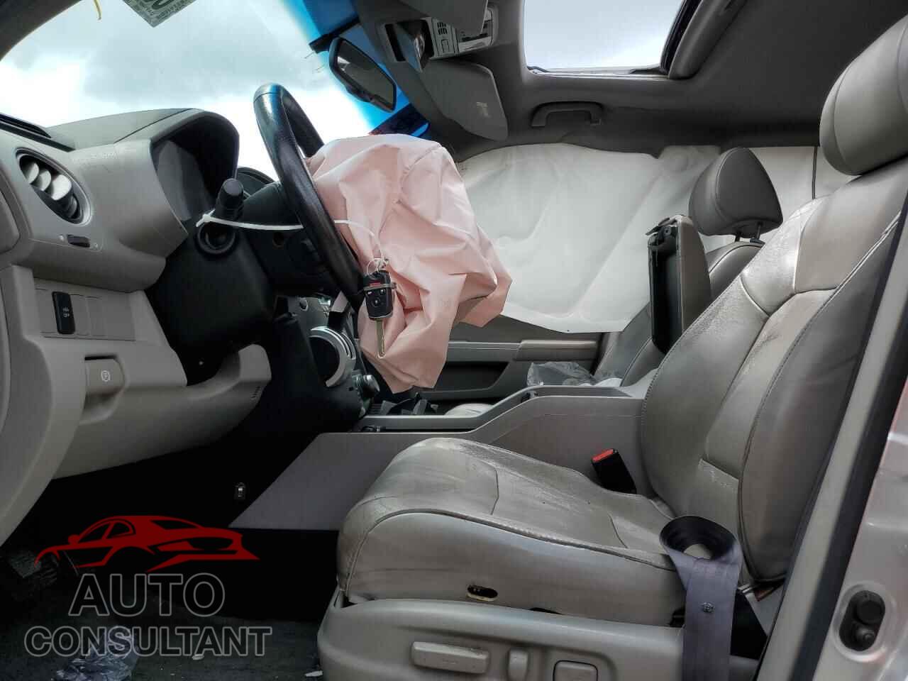 HONDA PILOT 2011 - 5FNYF4H78BB102905