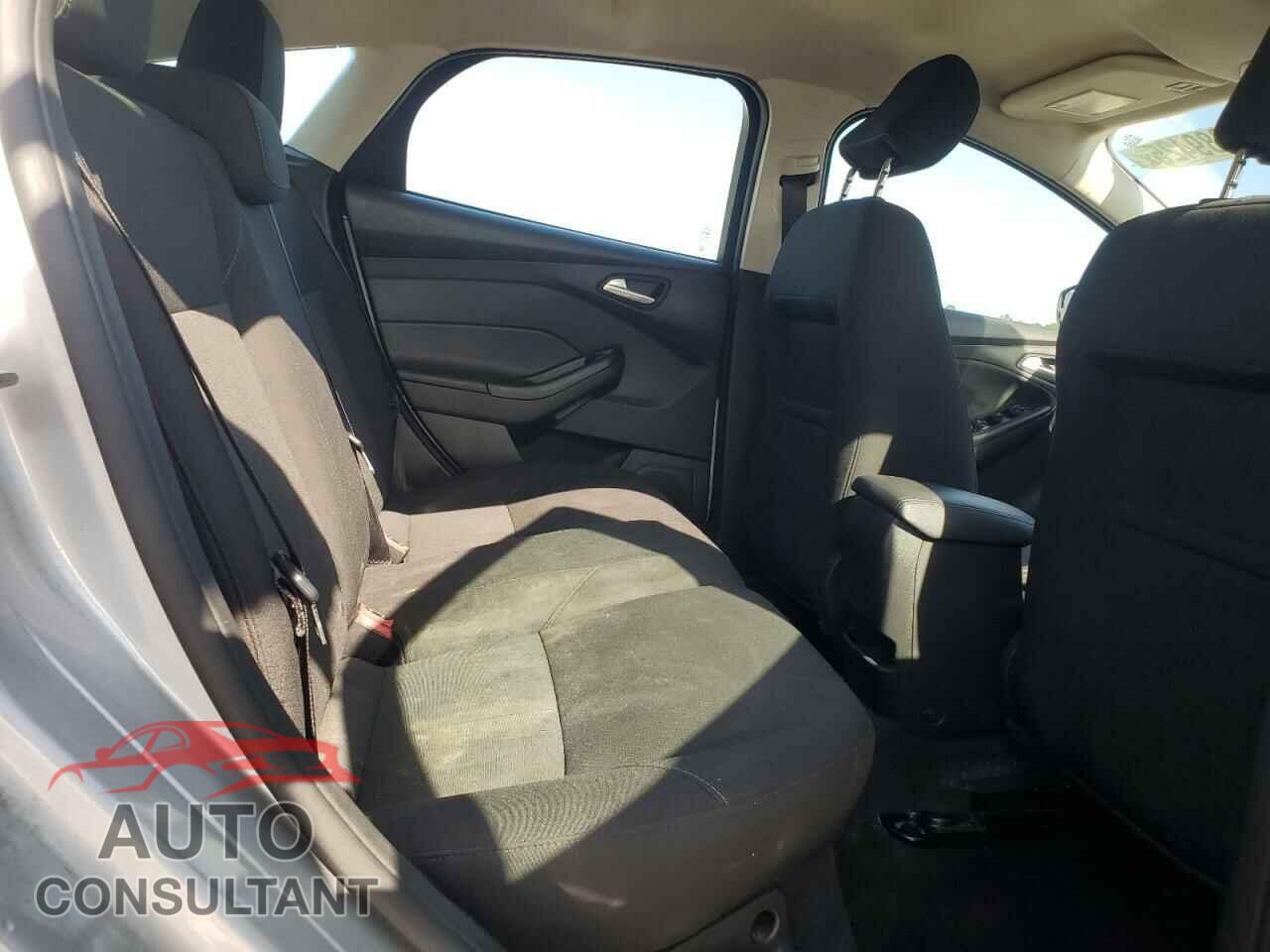FORD FOCUS 2017 - 1FADP3K29HL208018