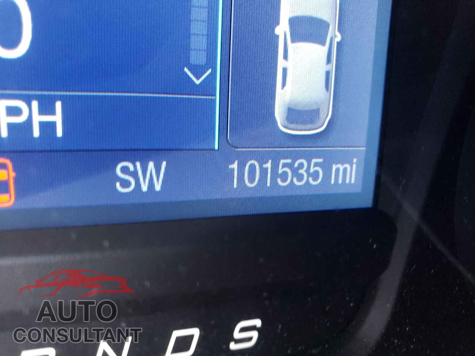 FORD TAURUS 2017 - 1FAHP2D96HG115651