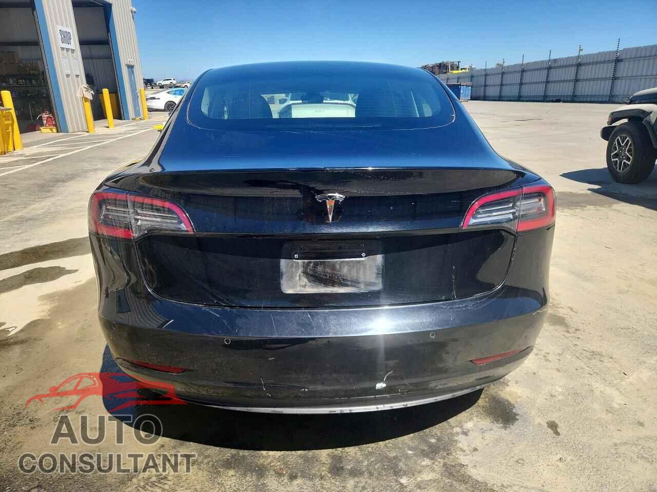 TESLA MODEL 3 2022 - 5YJ3E1EA9NF289670