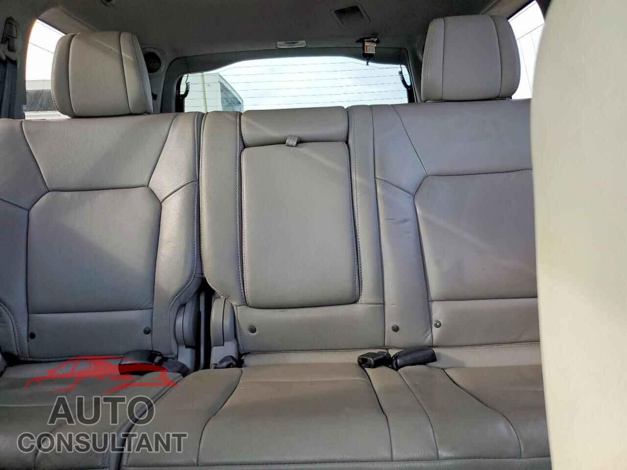 HONDA PILOT 2012 - 5FNYF3H97CB017924
