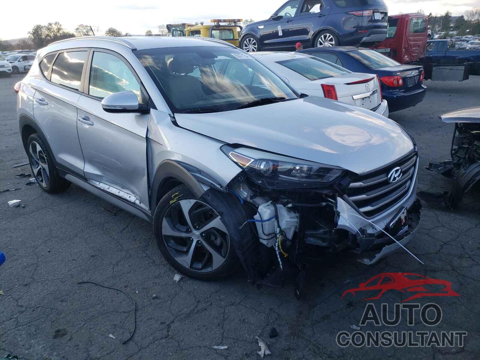 HYUNDAI TUCSON 2017 - KM8J3CA23HU520240