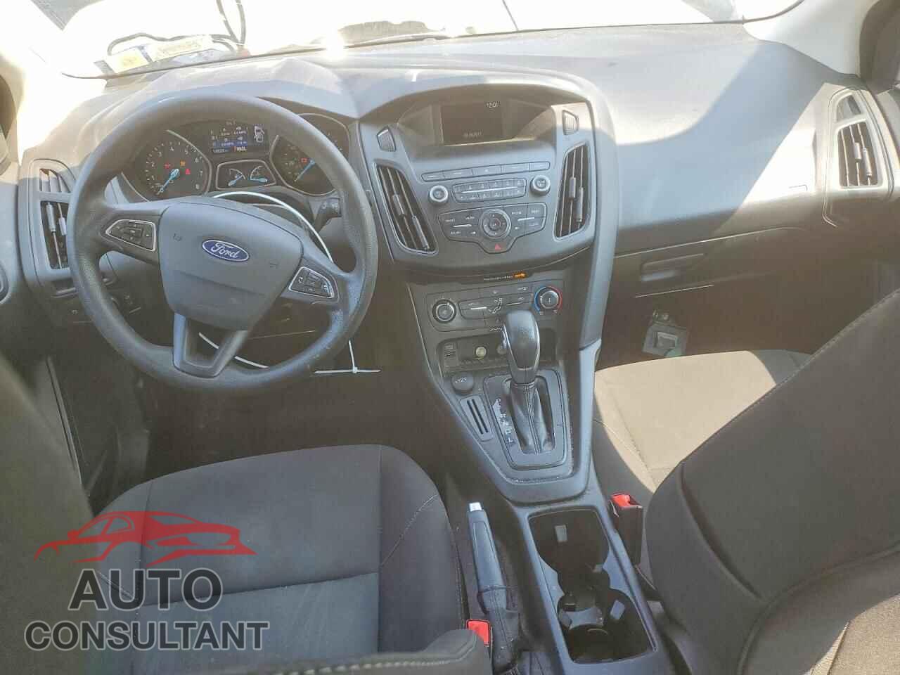 FORD FOCUS 2018 - 1FADP3E22JL213983