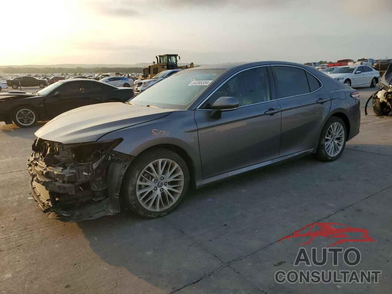 TOYOTA CAMRY 2018 - 4T1B11HK9JU112089