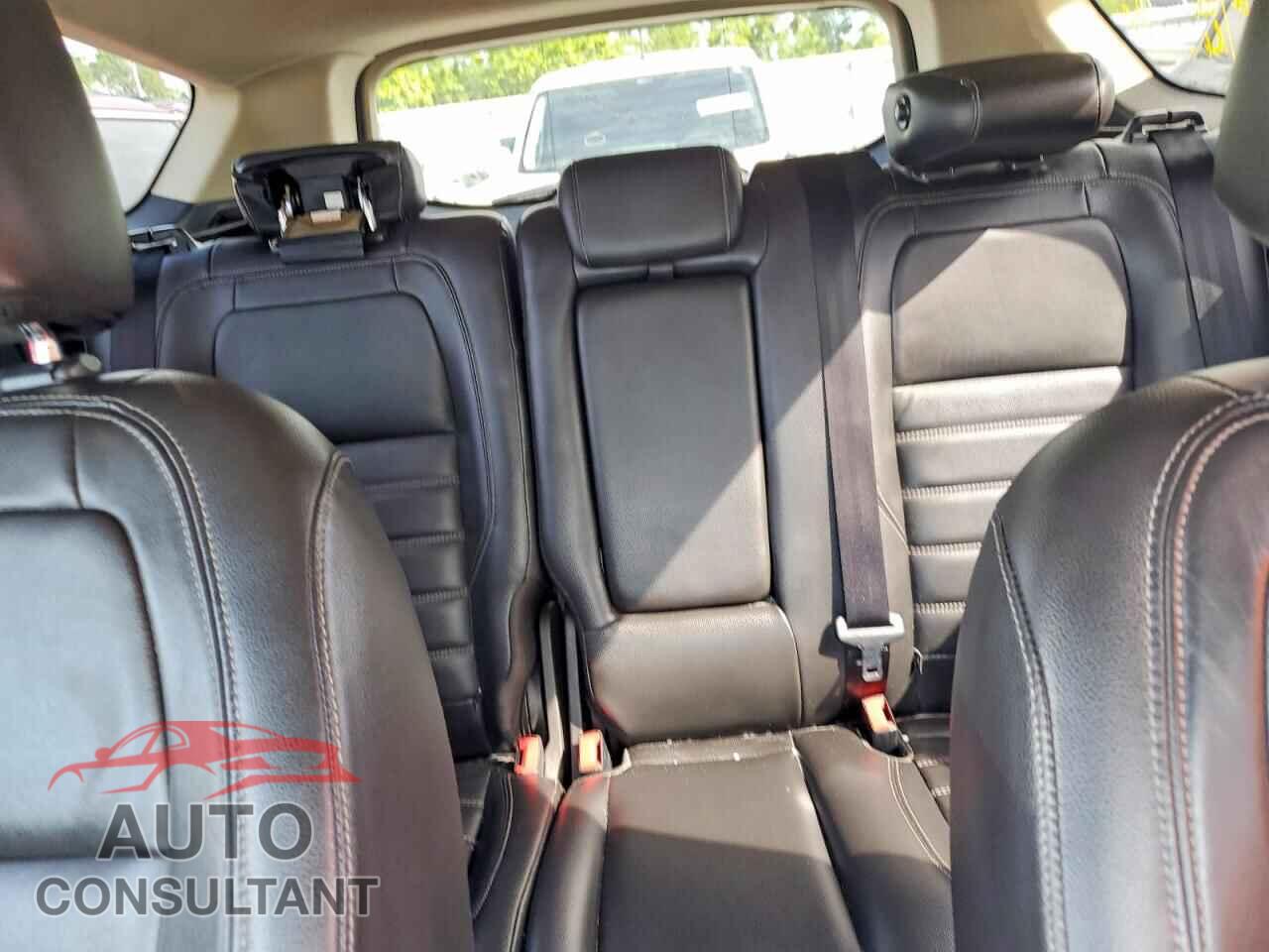 FORD ESCAPE 2017 - 1FMCU0JD0HUC33332