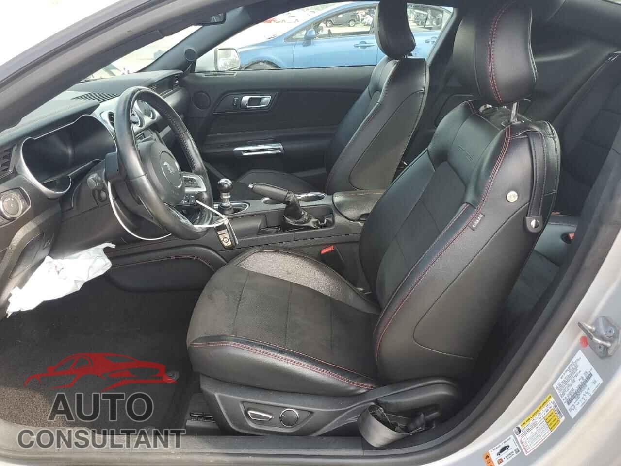 FORD MUSTANG 2019 - 1FA6P8CF2K5122701