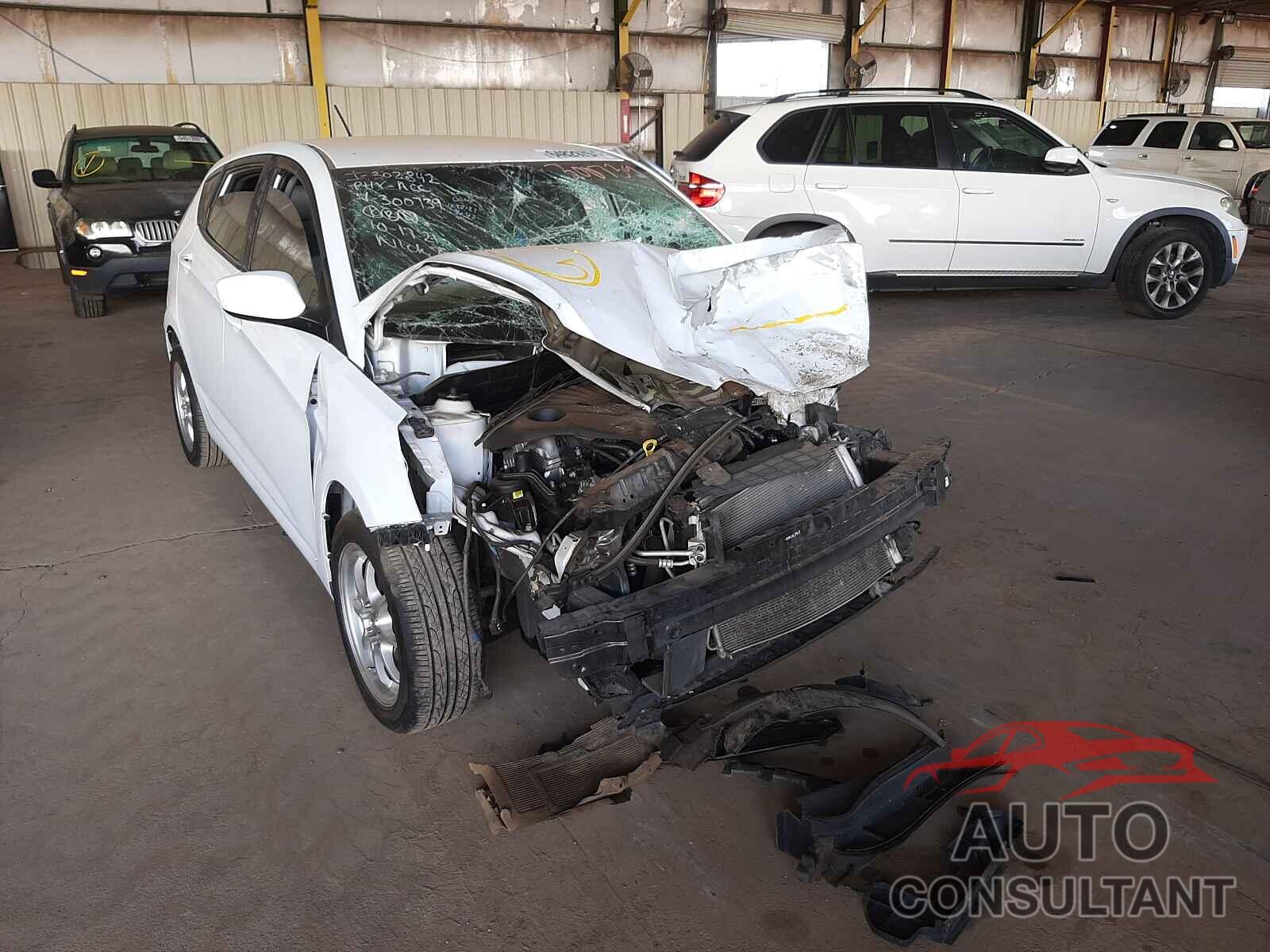 HYUNDAI ACCENT 2017 - KMHCT5AE3HU300739
