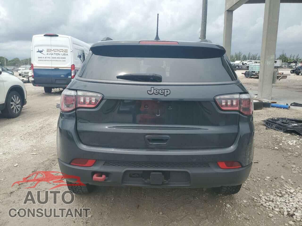 JEEP COMPASS 2018 - 3C4NJDDB1JT410185
