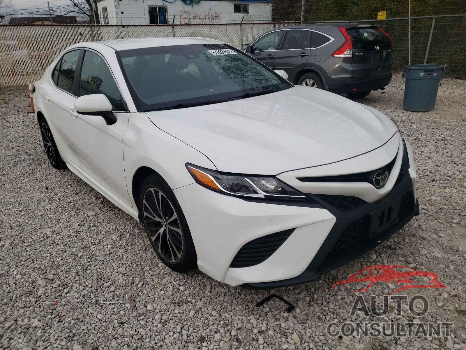 TOYOTA CAMRY 2018 - 4T1B11HK6JU127990