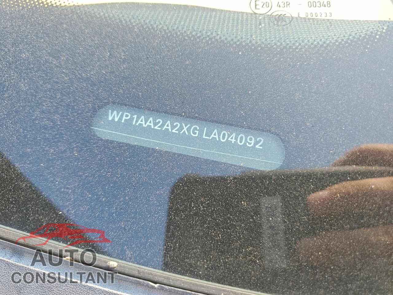 PORSCHE CAYENNE 2016 - WP1AA2A2XGLA04092