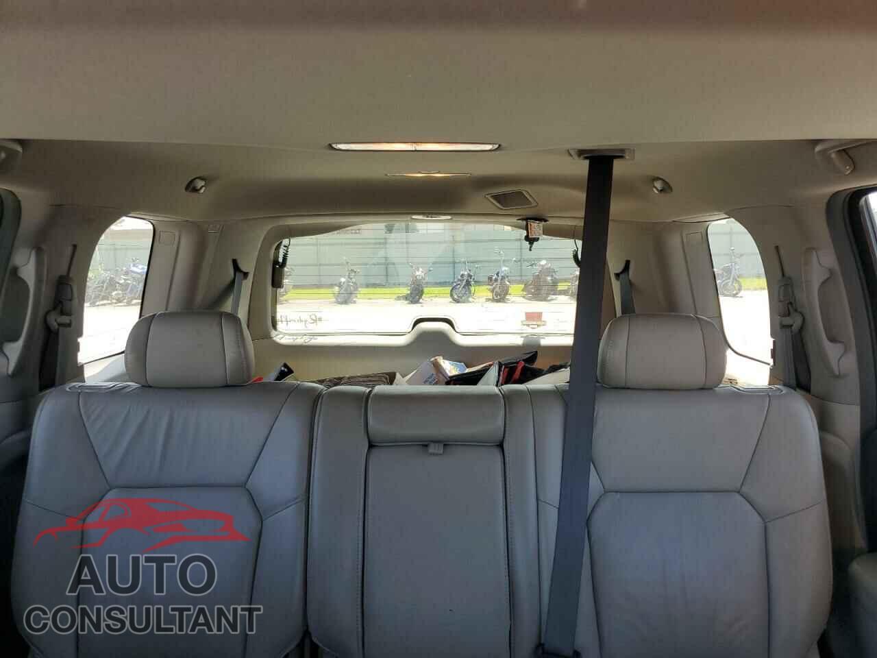 HONDA PILOT 2011 - 5FNYF4H54BB010835