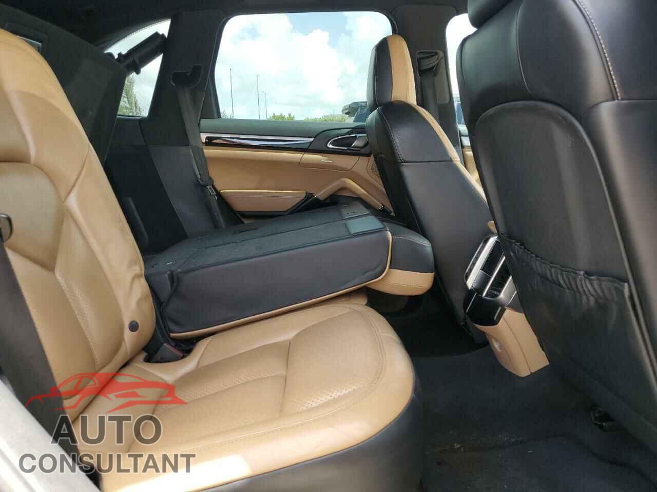 PORSCHE CAYENNE 2016 - WP1AA2A22GLA03759