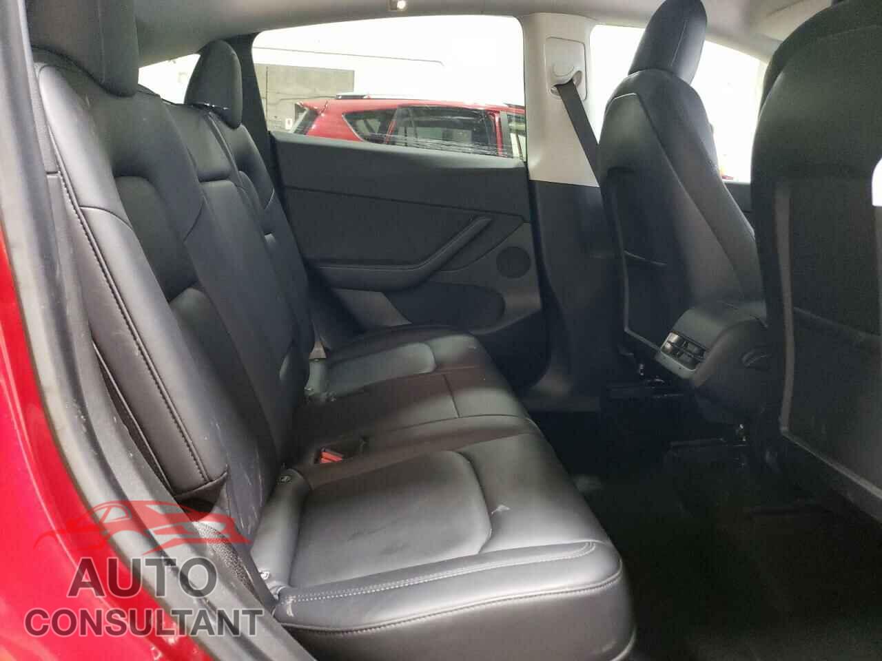 TESLA MODEL Y 2021 - 5YJYGDEEXMF161778