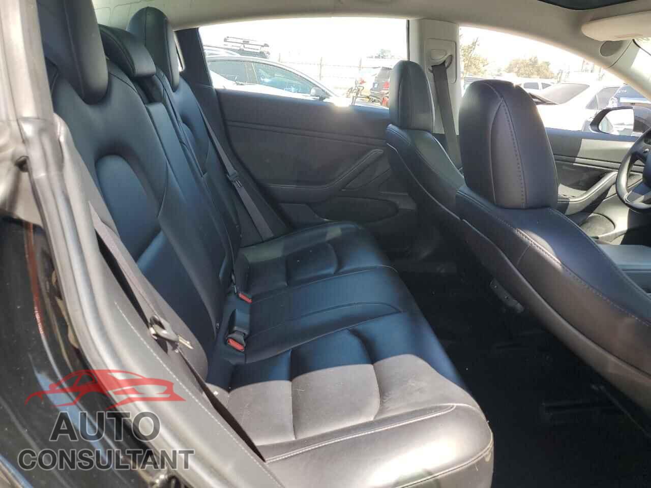TESLA MODEL 3 2018 - 5YJ3E1EA5JF062700