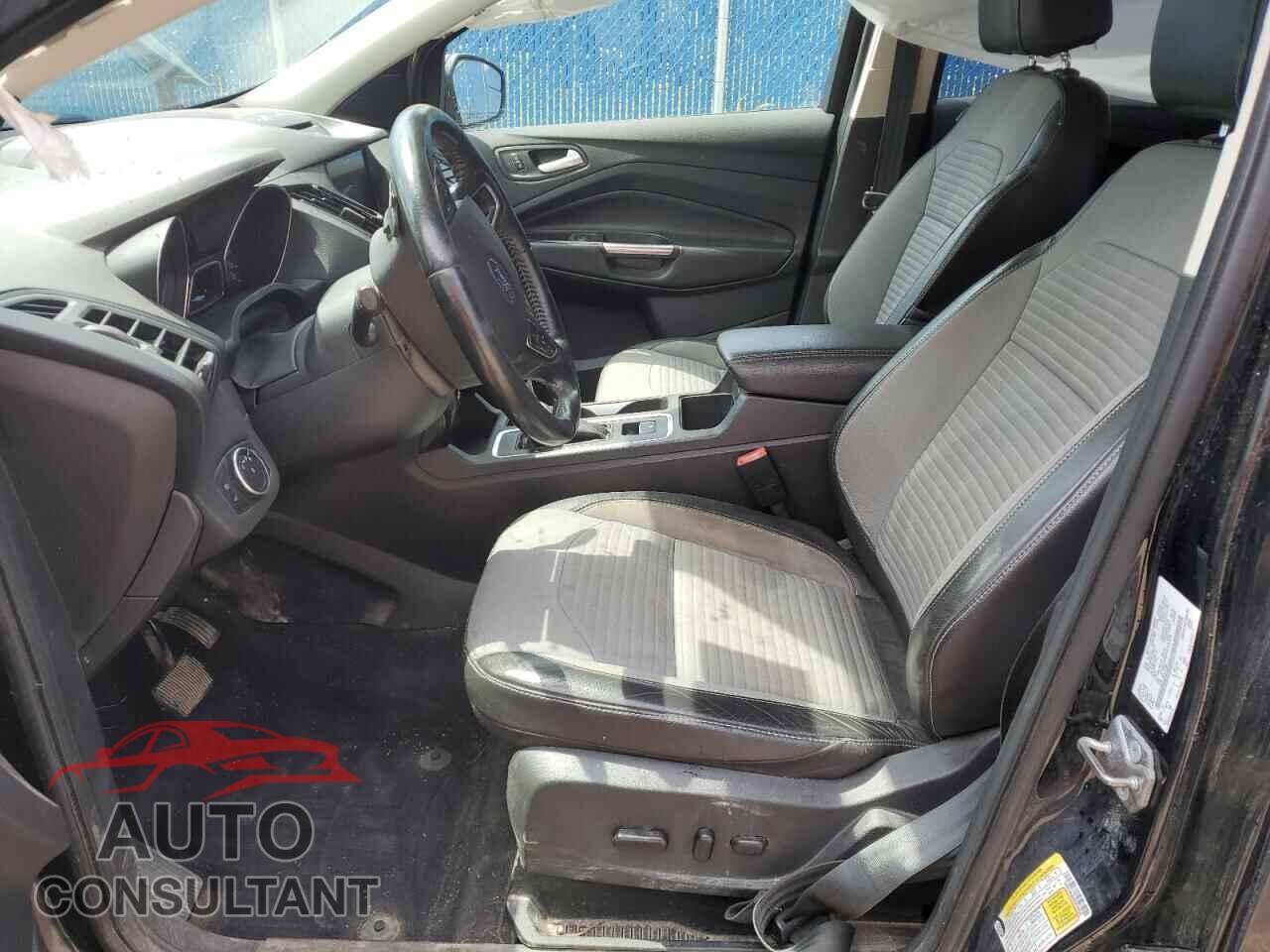 FORD ESCAPE 2017 - 1FMCU9GD8HUC83035