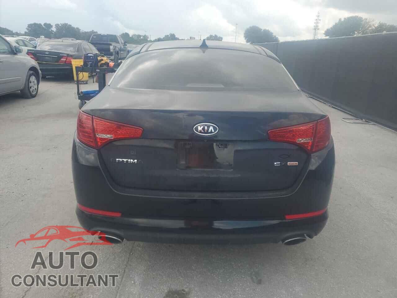 KIA OPTIMA 2011 - KNAGN4A79B5120174