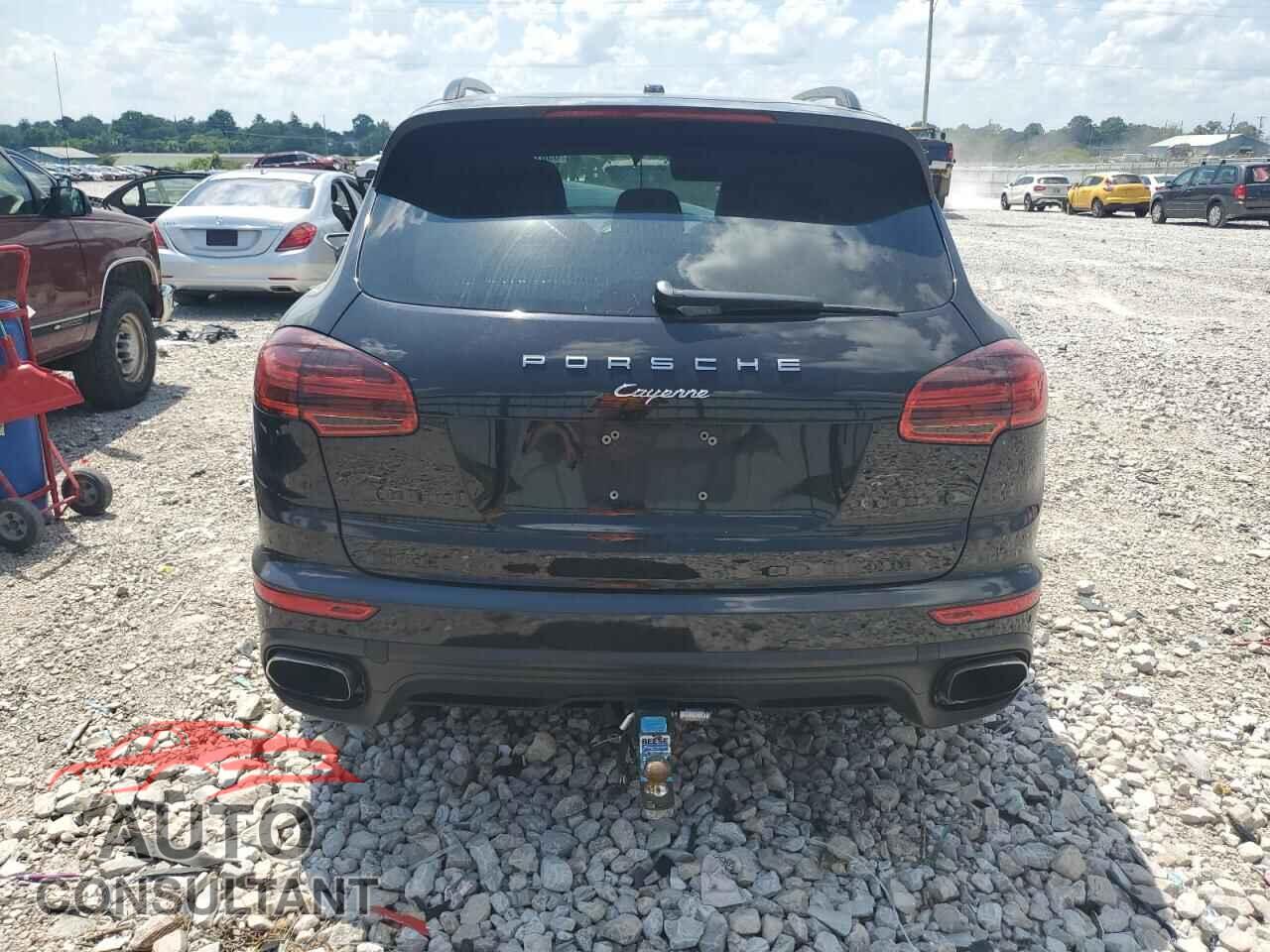 PORSCHE CAYENNE 2016 - WP1AA2A25GKA13076
