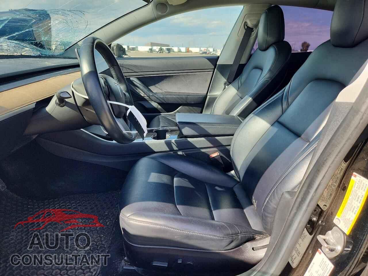 TESLA MODEL 3 2018 - 5YJ3E1EA3JF042428