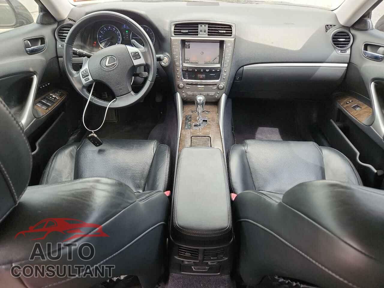 LEXUS IS 2011 - JTHCF5C24B5046098