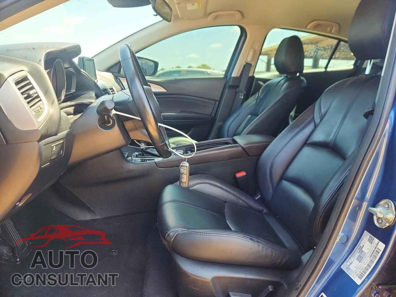 MAZDA 3 2018 - 3MZBN1V39JM193473