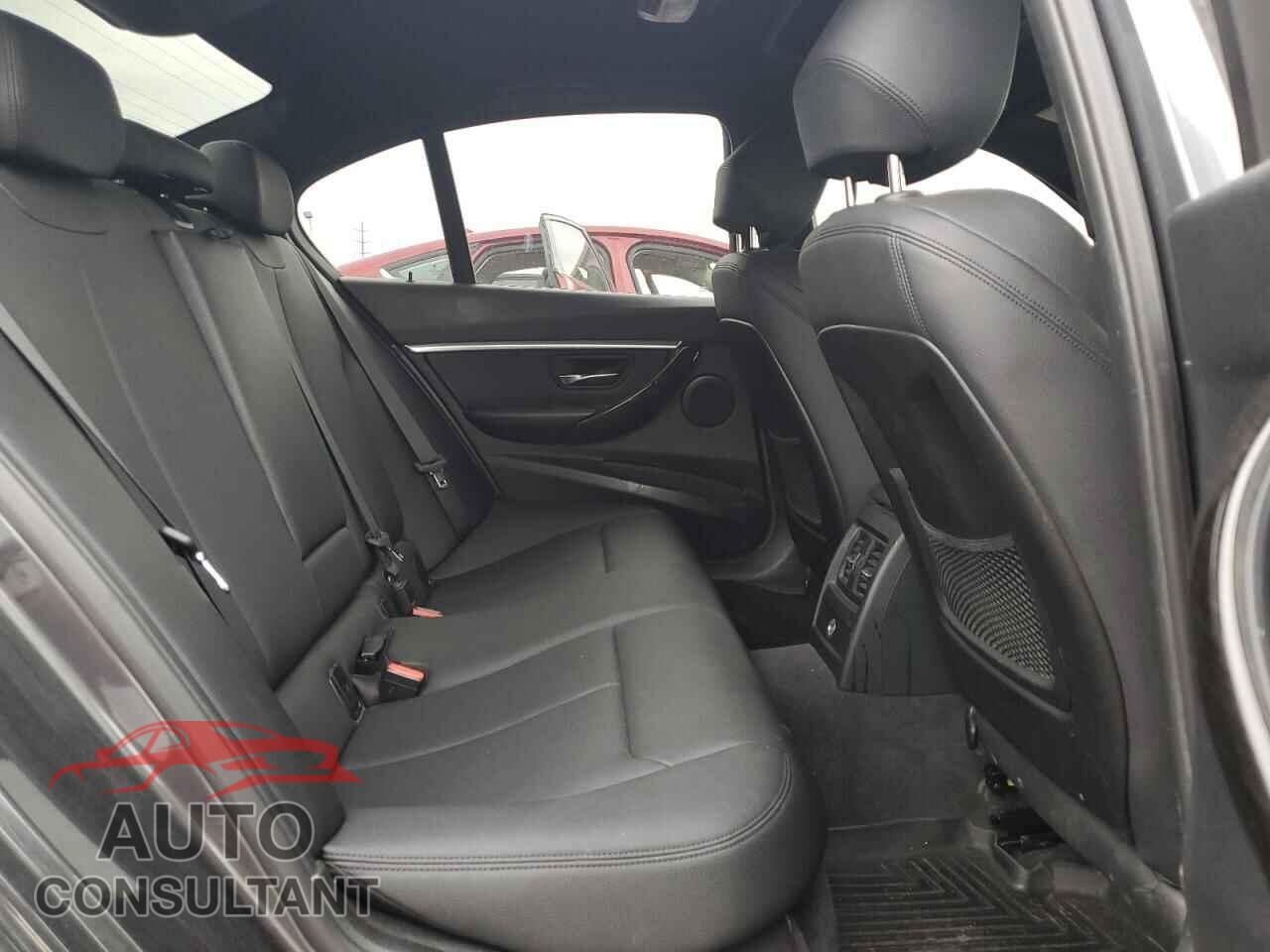 BMW 3 SERIES 2016 - WBA8E3G56GNU03823