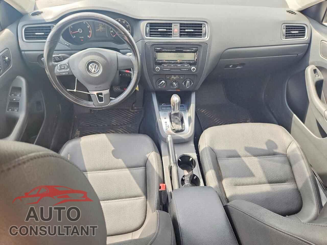 VOLKSWAGEN JETTA 2011 - 3VWDX7AJ8BM346551