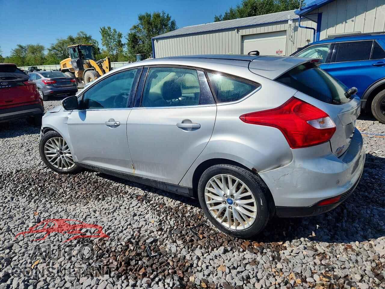FORD FOCUS 2012 - 1FAHP3M24CL207012
