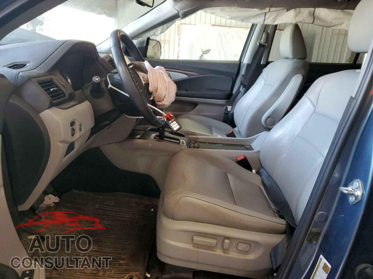 HONDA PILOT 2017 - 5FNYF6H55HB047851
