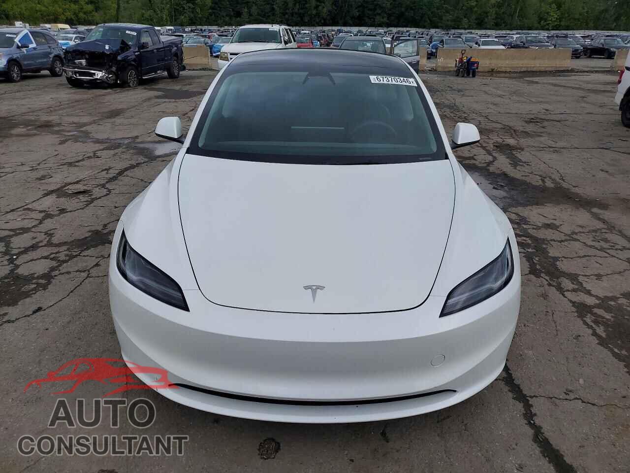 TESLA MODEL 3 2025 - 5YJ3E1EB9SF005944