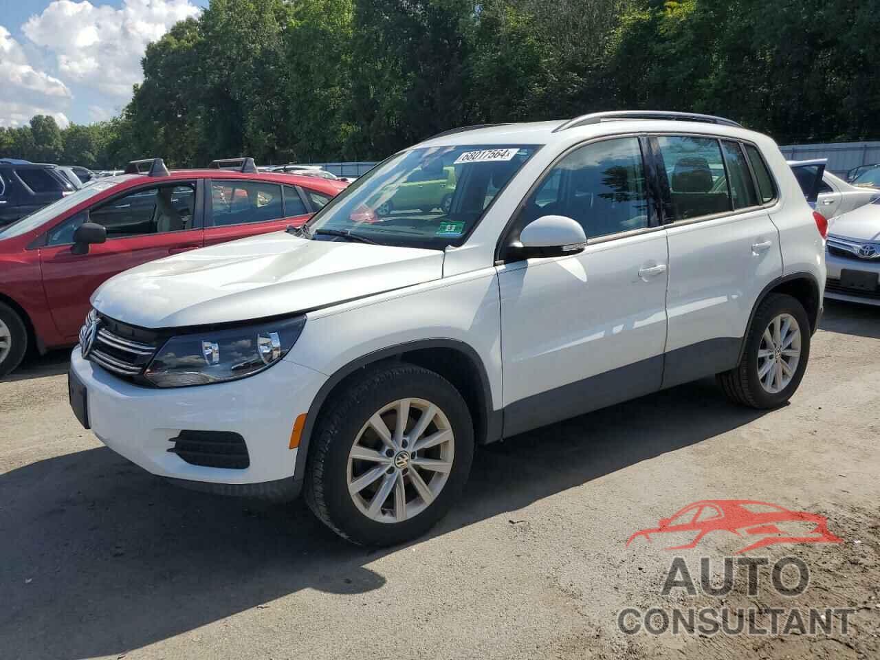 VOLKSWAGEN TIGUAN 2017 - WVGBV7AX4HK042424