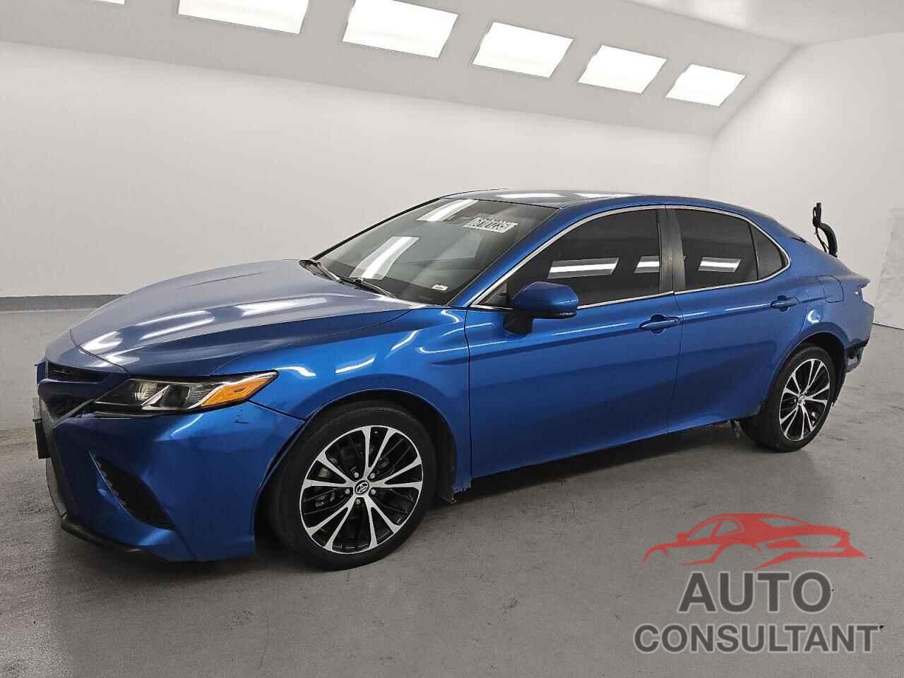 TOYOTA CAMRY 2018 - 4T1B11HK2JU094955
