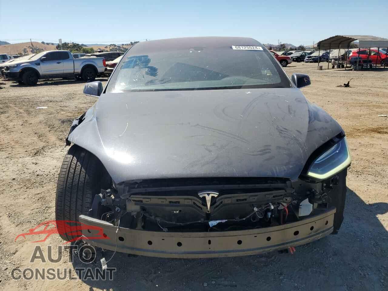 TESLA MODEL X 2016 - 5YJXCBE21GF019647