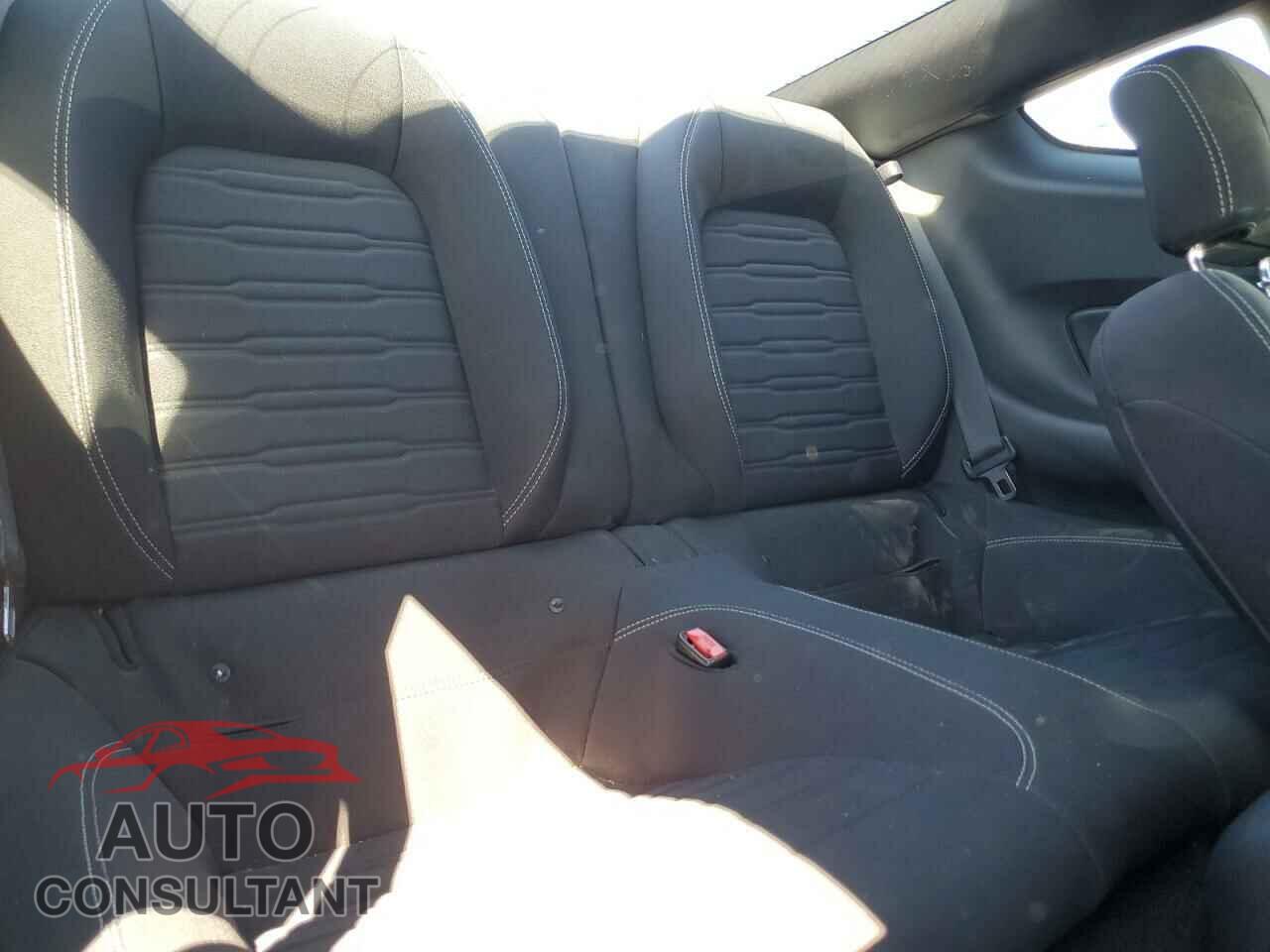 FORD MUSTANG 2017 - 1FA6P8CF1H5267205