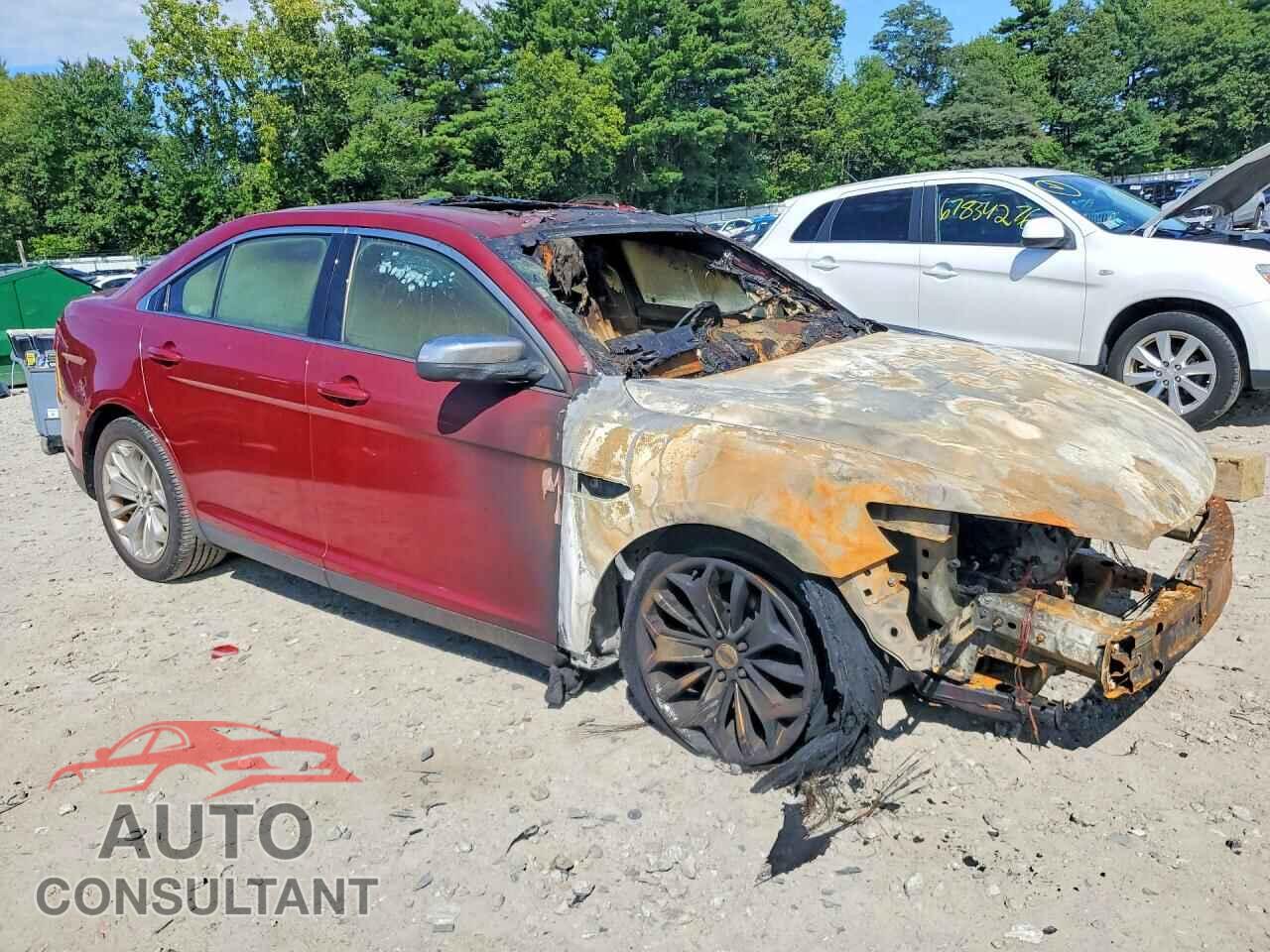 FORD TAURUS 2018 - 1FAHP2F84JG129879